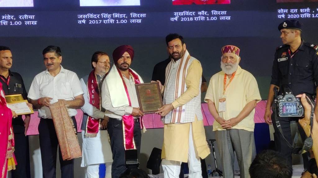 Haryana Chief Minister Honors Journalist from Punjabi Ajit